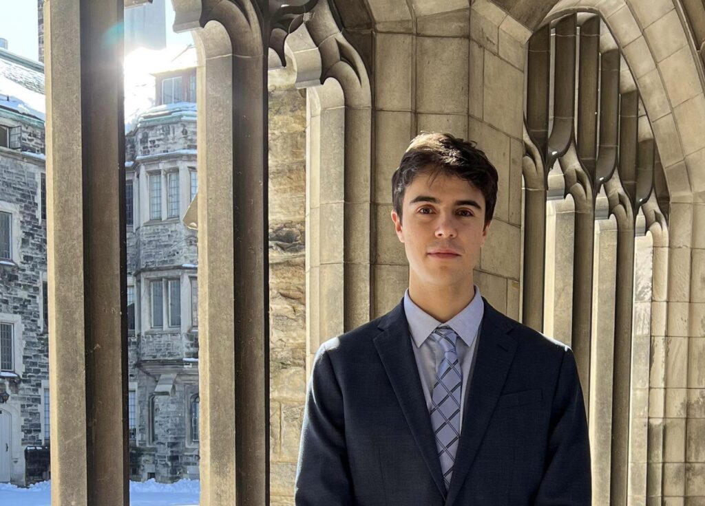 head shot of Gonzalos Martinez Santos.